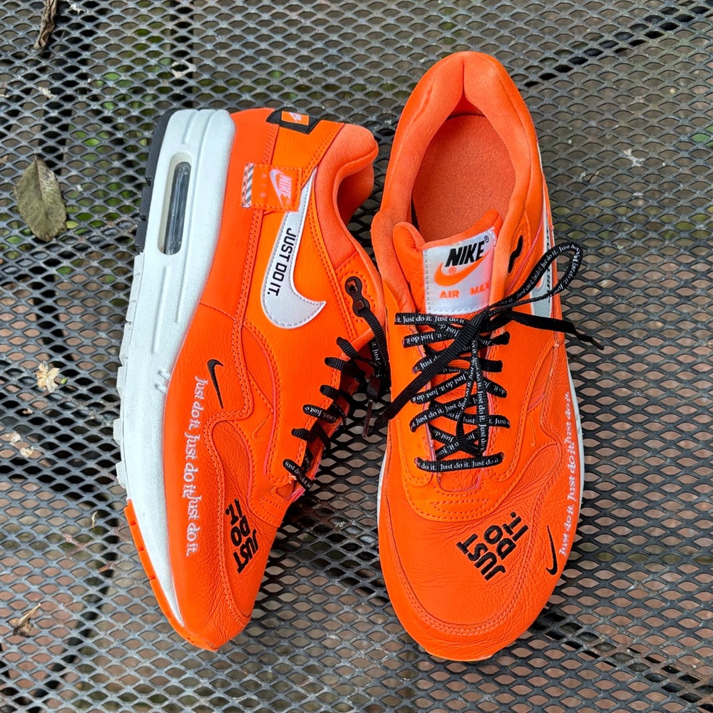 Nike Air Max Custom Orange Sneakers Rare 2018 size US 9/EU 40.5